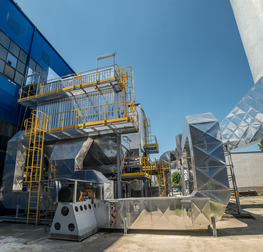 Entstaubung und Entschwefelung von Rauchgas aus WR-Kesseln - Installation mit einem mechanischen Reaktor mit horizontalen DFN-Schlauchfiltern